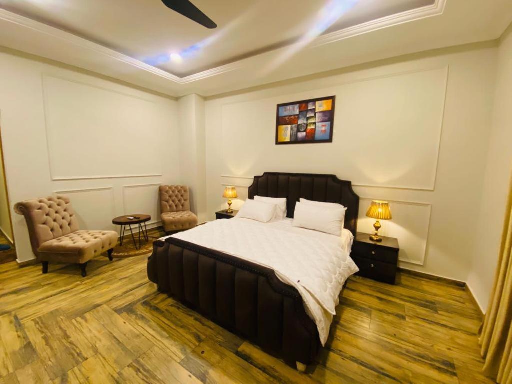 Holidazzle Serviced Apartments Bahria Town راوالبيندي المظهر الخارجي الصورة