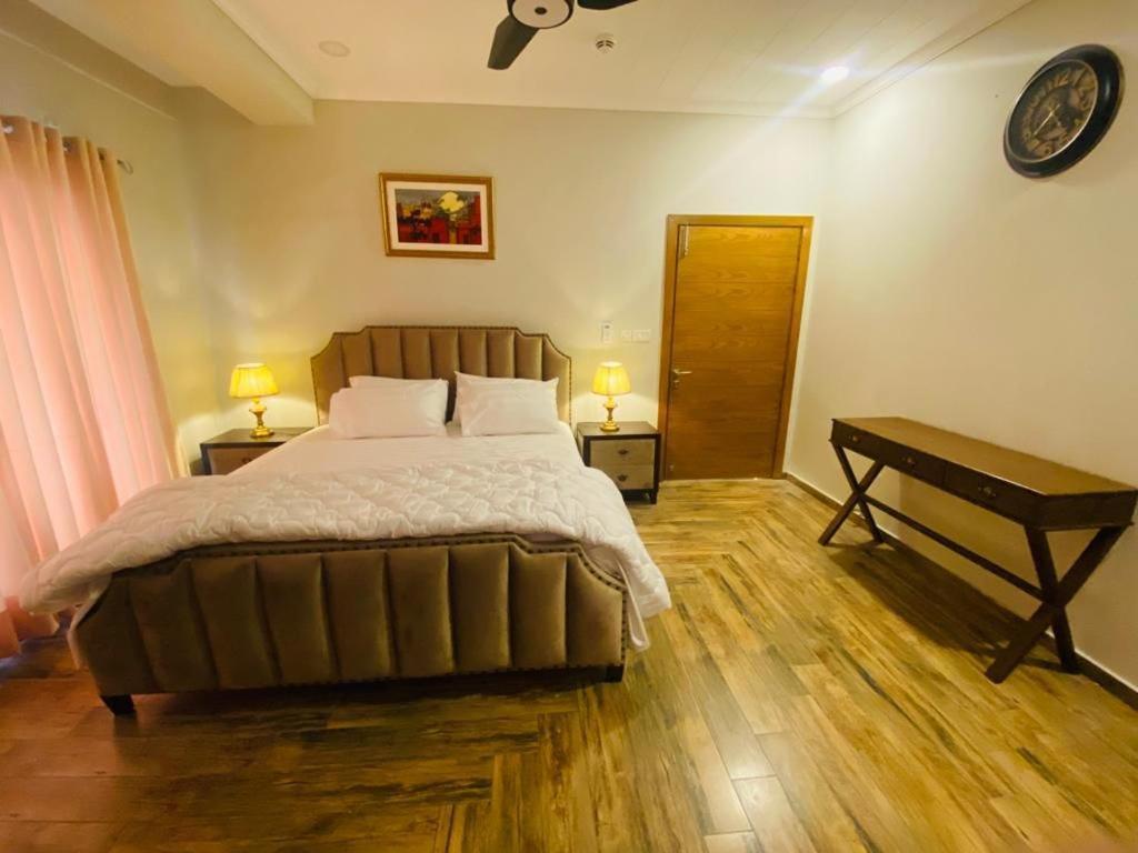 Holidazzle Serviced Apartments Bahria Town راوالبيندي المظهر الخارجي الصورة
